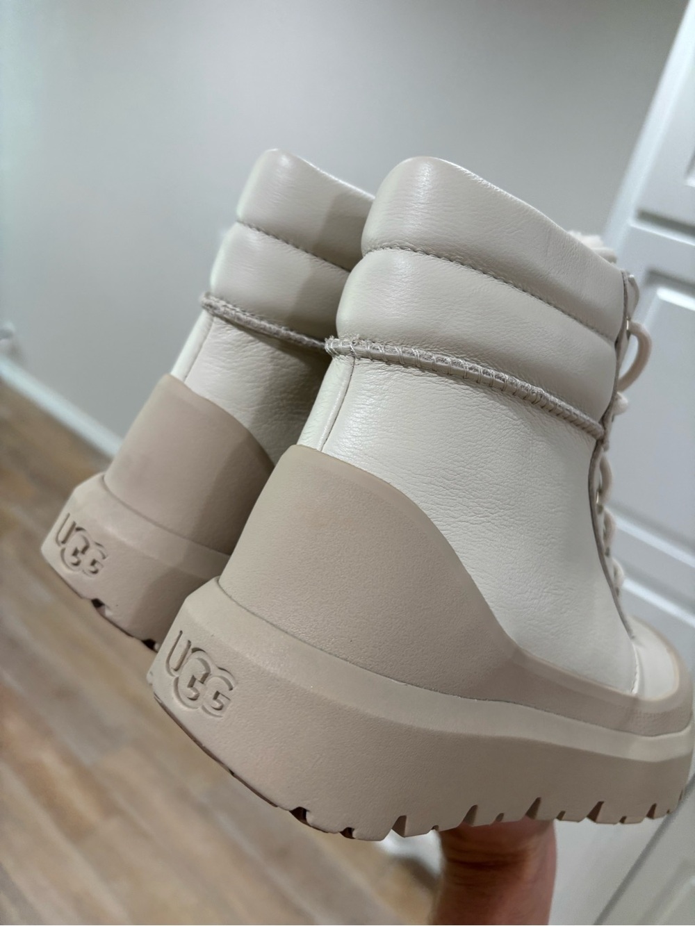 UGG Neumel High Weather Hybrid Insulated Boots WP Women’s Size 7 NEW | 1158208 - Picture 3 of 5